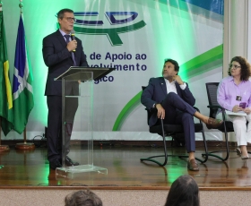 Assinatura simbólica do Acordo de Cooperação Técnica para Inovação Agropecuária entre a Empresa de Assistência Técnica e Extensão Rural do Distrito Federal (EMATER/DF). 04/12/2025. Foto: Beto Monteiro/Ascom UnB